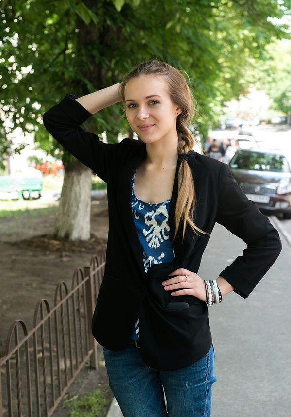 Полина, 18